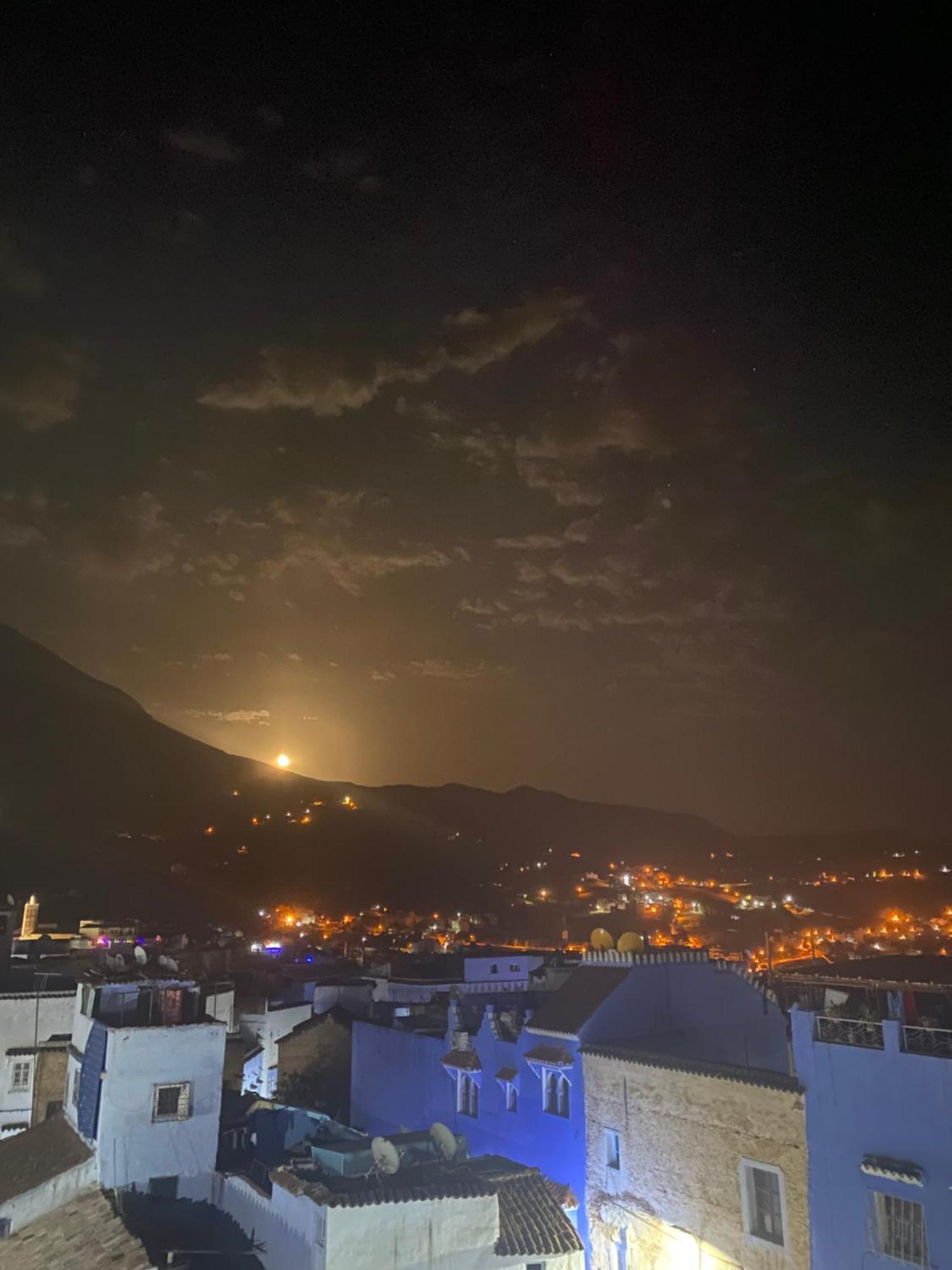 Hotel Sakura Chefchaouen Bagian luar foto
