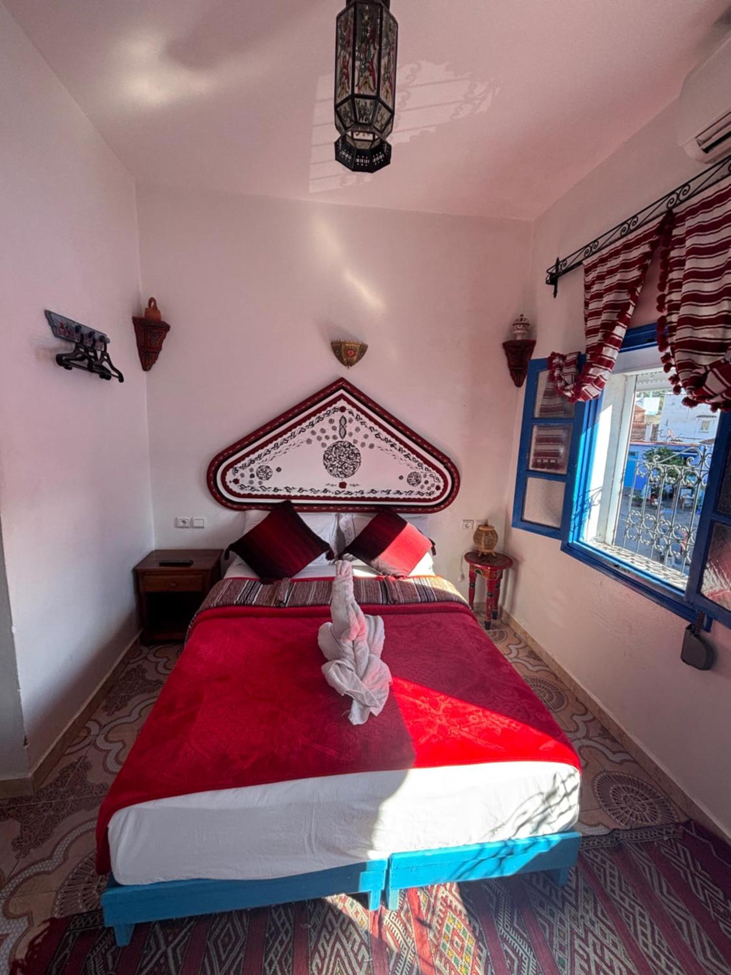 Hotel Sakura Chefchaouen Bagian luar foto