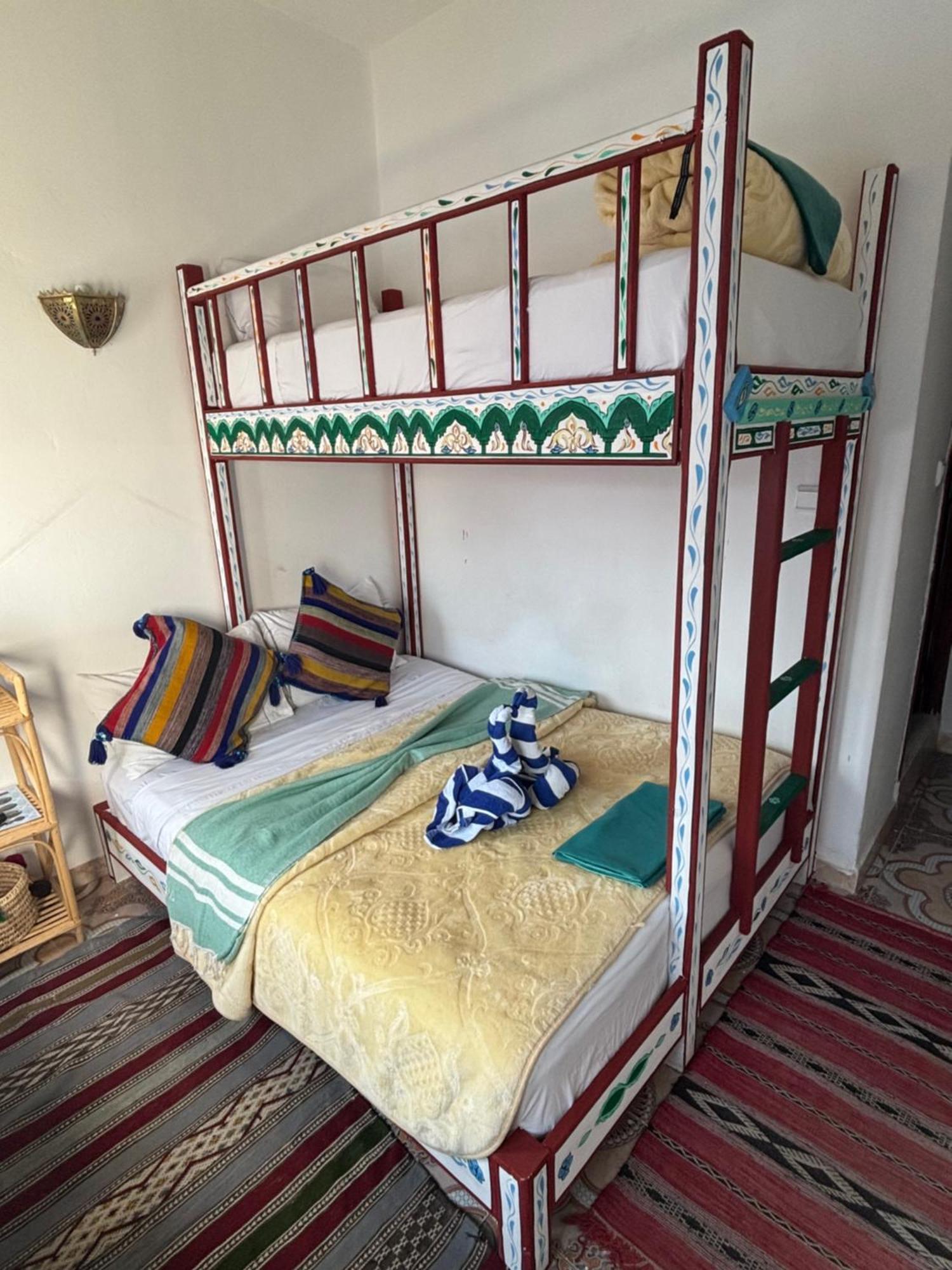 Hotel Sakura Chefchaouen Bagian luar foto