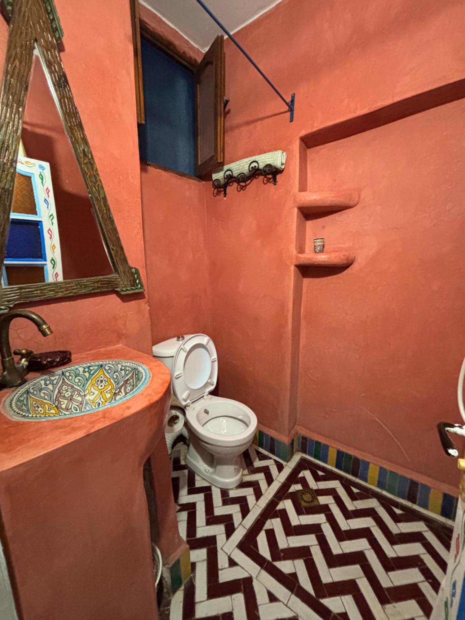 Hotel Sakura Chefchaouen Bagian luar foto