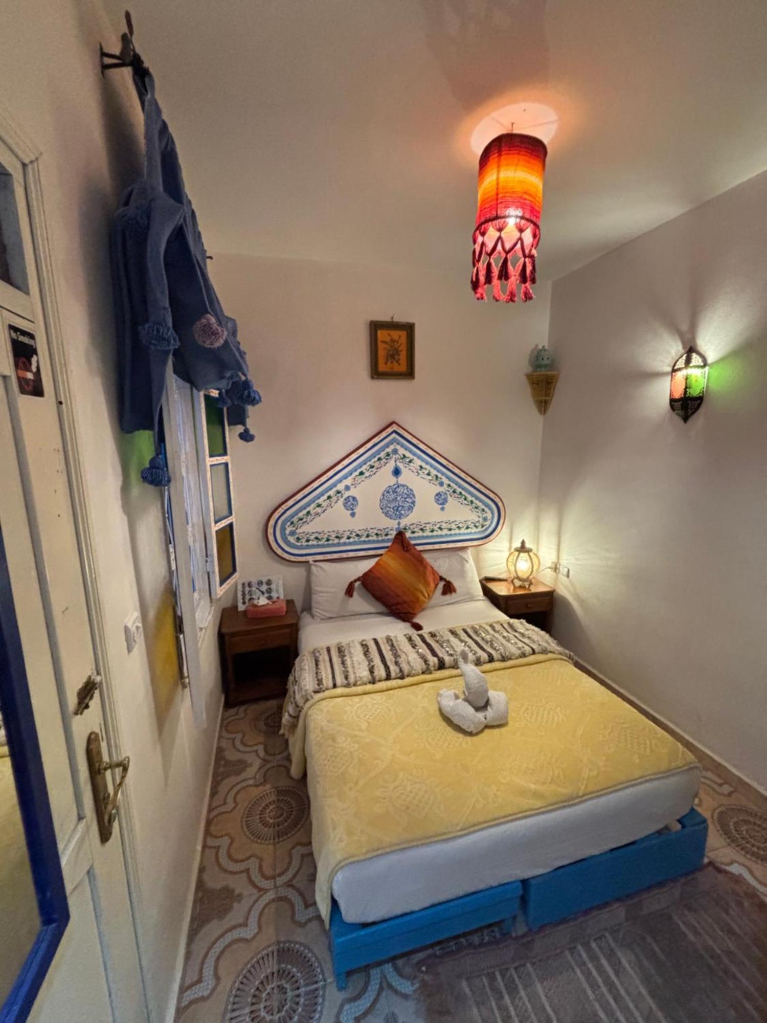 Hotel Sakura Chefchaouen Bagian luar foto